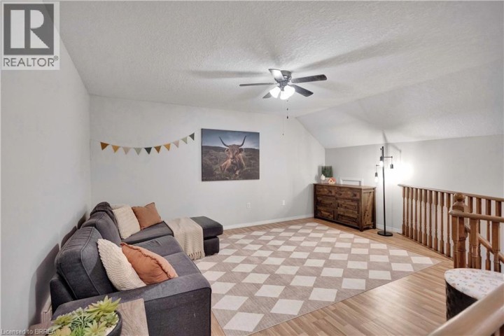 Photo 27 at 35 Gaydon Way, Empire, Brantford