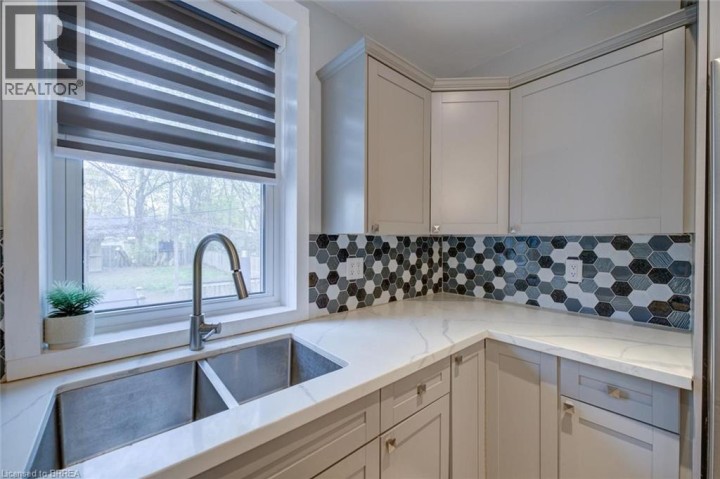 Photo 14 at 27 Edwin Street, Holmedale, Brantford