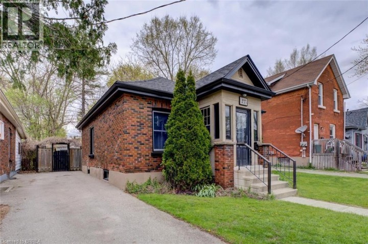 Photo 2 at 27 Edwin Street, Holmedale, Brantford