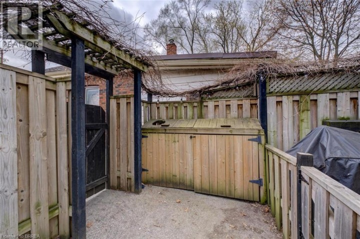 Photo 38 at 27 Edwin Street, Holmedale, Brantford
