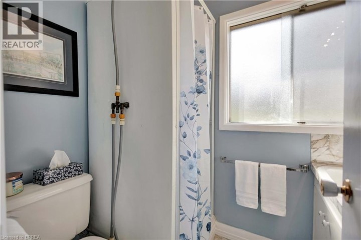 Photo 33 at 82 Forsythe Avenue, Rosedale / Gable Height, Brantford