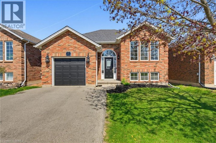 Photo 1 at 60 St. Patrick's Drive, Donegal / Mcguiness, Brantford