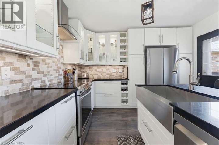 Photo 10 at 60 St. Patrick's Drive, Donegal / Mcguiness, Brantford