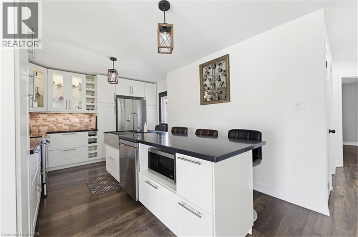 Photo 12 at 60 St. Patrick's Drive, Donegal / Mcguiness, Brantford