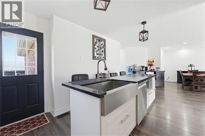 Photo 14 at 60 St. Patrick's Drive, Donegal / Mcguiness, Brantford