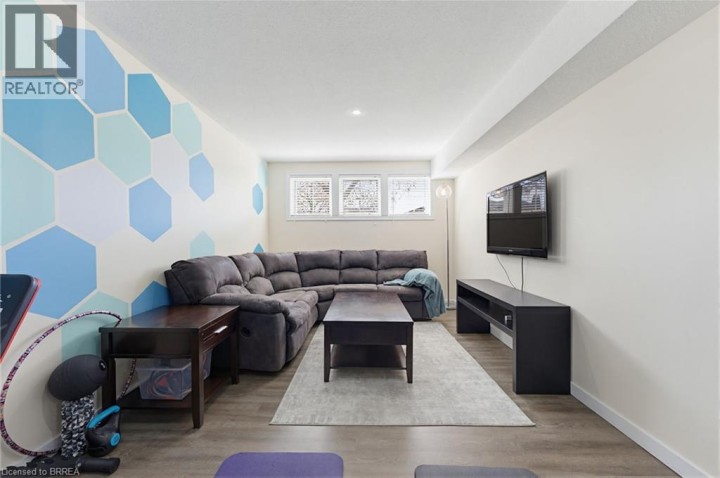 Photo 22 at 60 St. Patrick's Drive, Donegal / Mcguiness, Brantford