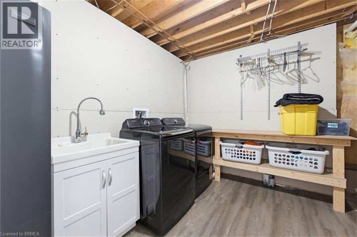 Photo 28 at 60 St. Patrick's Drive, Donegal / Mcguiness, Brantford