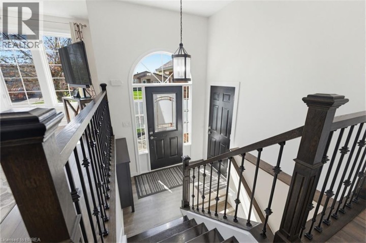 Photo 5 at 60 St. Patrick's Drive, Donegal / Mcguiness, Brantford