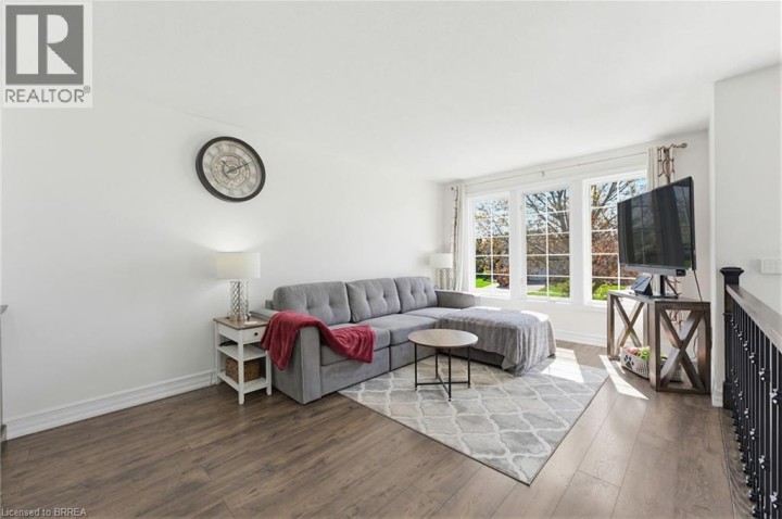 Photo 7 at 60 St. Patrick's Drive, Donegal / Mcguiness, Brantford