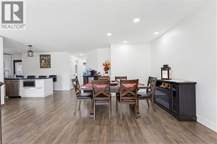 Photo 8 at 60 St. Patrick's Drive, Donegal / Mcguiness, Brantford