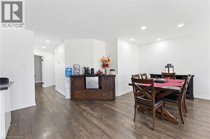 Photo 9 at 60 St. Patrick's Drive, Donegal / Mcguiness, Brantford