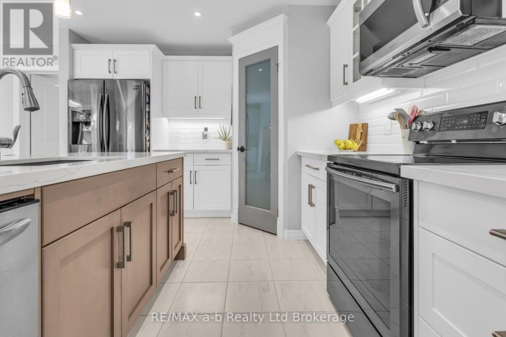 Photo 11 at 7 Arnold Street, Tillsonburg