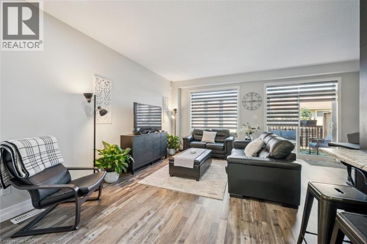 Photo 6 at 15 - 1023 Devonshire Avenue, Woodstock - North, Woodstock