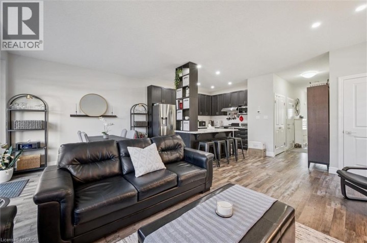 Photo 7 at 15 - 1023 Devonshire Avenue, Woodstock - North, Woodstock