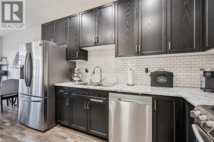 Photo 9 at 15 - 1023 Devonshire Avenue, Woodstock - North, Woodstock