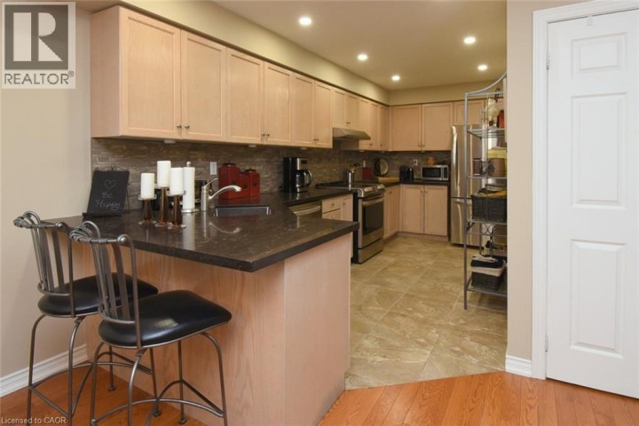 Photo 10 at 4 - 320 Hamilton Drive, Maple Lane Annex, Ancaster