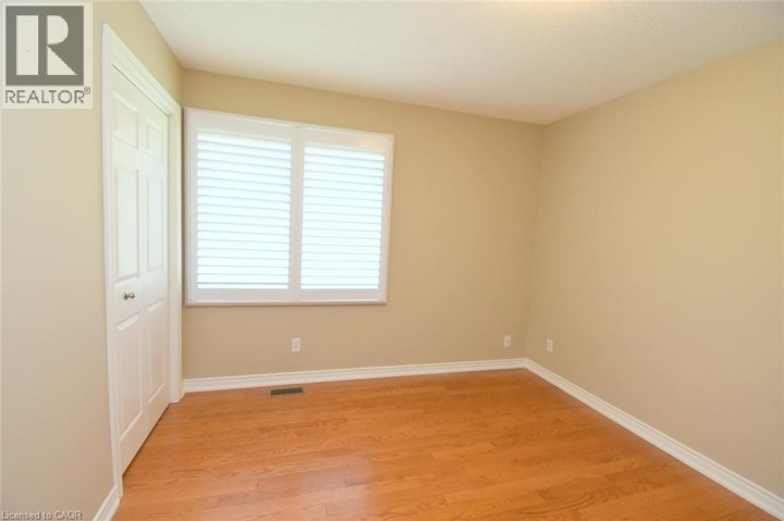 Photo 12 at 4 - 320 Hamilton Drive, Maple Lane Annex, Ancaster