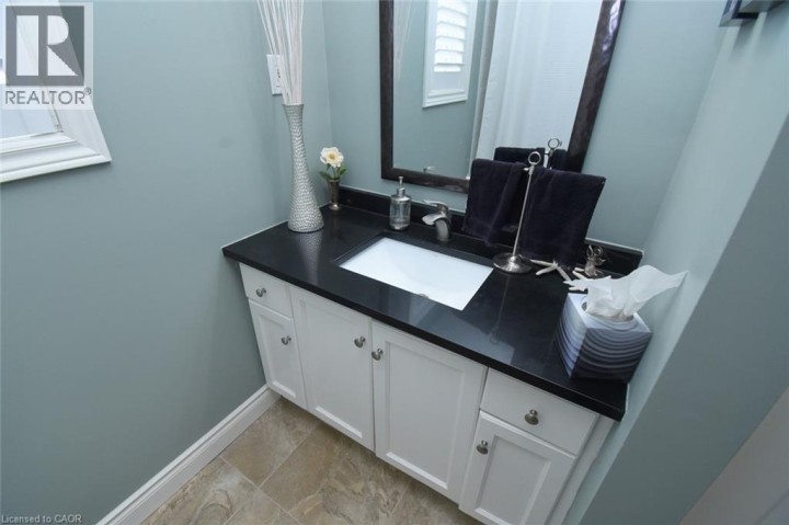 Photo 13 at 4 - 320 Hamilton Drive, Maple Lane Annex, Ancaster