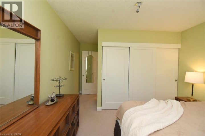 Photo 20 at 4 - 320 Hamilton Drive, Maple Lane Annex, Ancaster