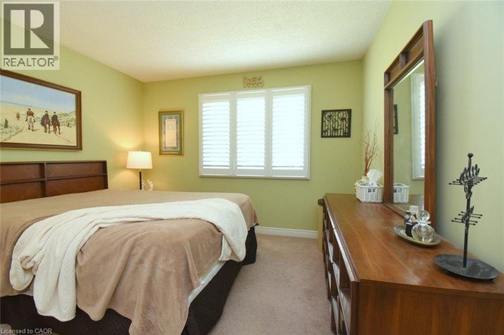 Photo 21 at 4 - 320 Hamilton Drive, Maple Lane Annex, Ancaster