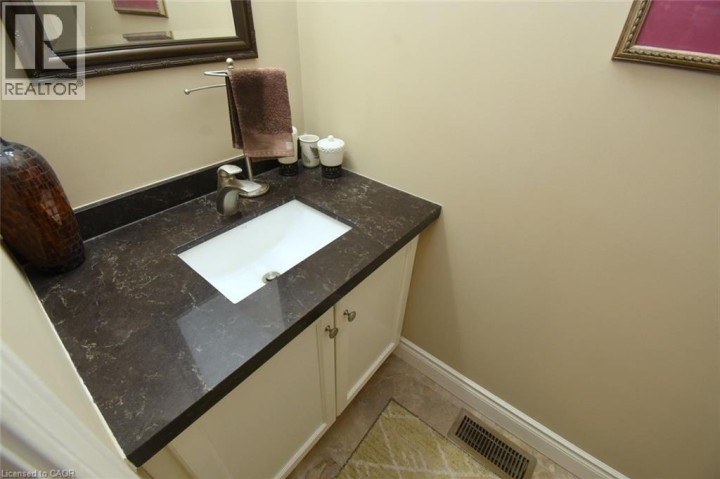 Photo 23 at 4 - 320 Hamilton Drive, Maple Lane Annex, Ancaster