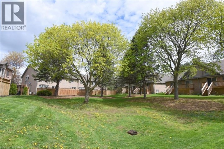 Photo 24 at 4 - 320 Hamilton Drive, Maple Lane Annex, Ancaster