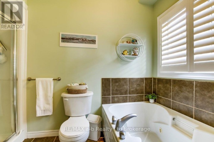 Photo 16 at 717 Garden Court Crescent, Woodstock - North, Woodstock