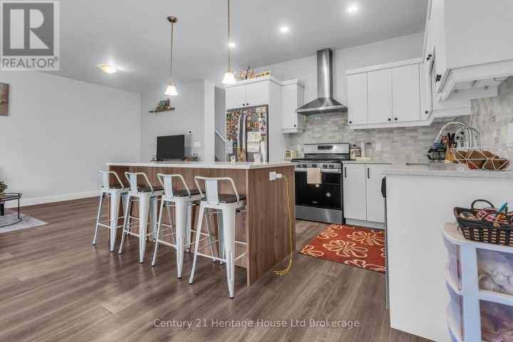 Photo 6 at 102 - 360 Quarter Town Line, Tillsonburg