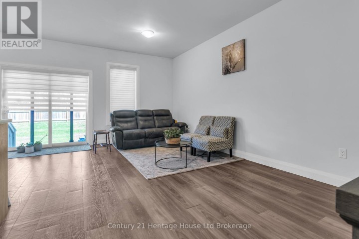 Photo 9 at 102 - 360 Quarter Town Line, Tillsonburg
