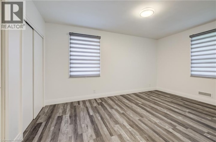 Photo 13 at 37 Glenwood Drive, Echo Place, Brantford