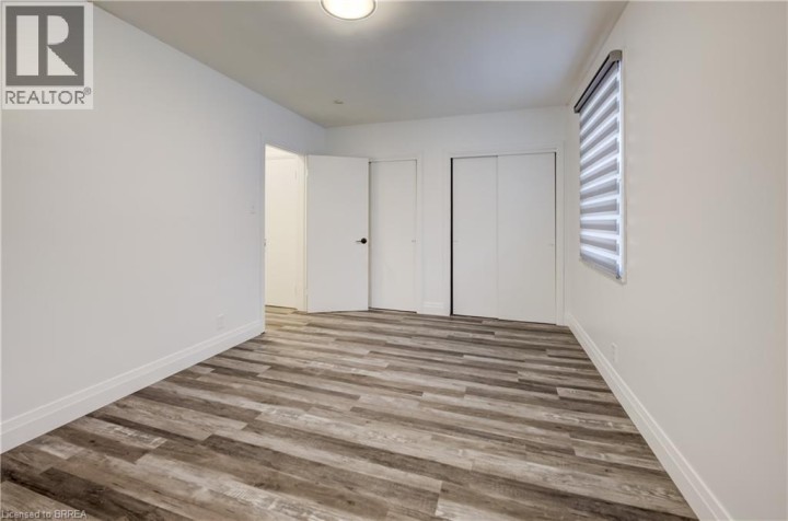 Photo 14 at 37 Glenwood Drive, Echo Place, Brantford