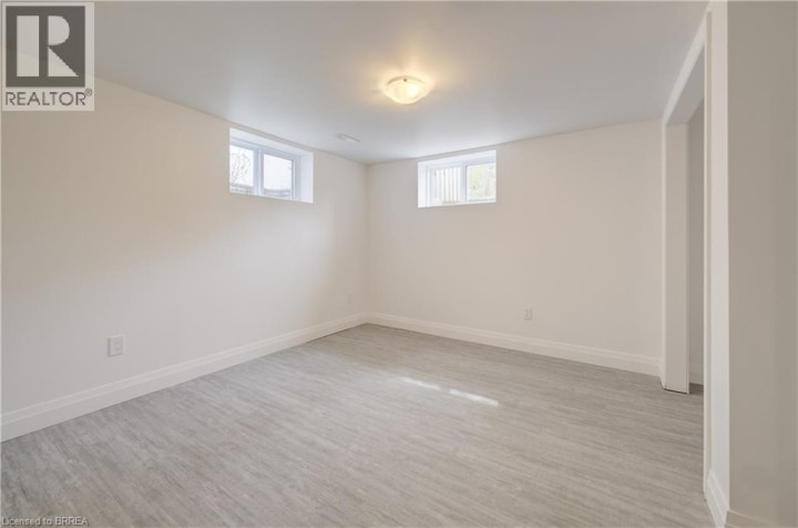 Photo 21 at 37 Glenwood Drive, Echo Place, Brantford