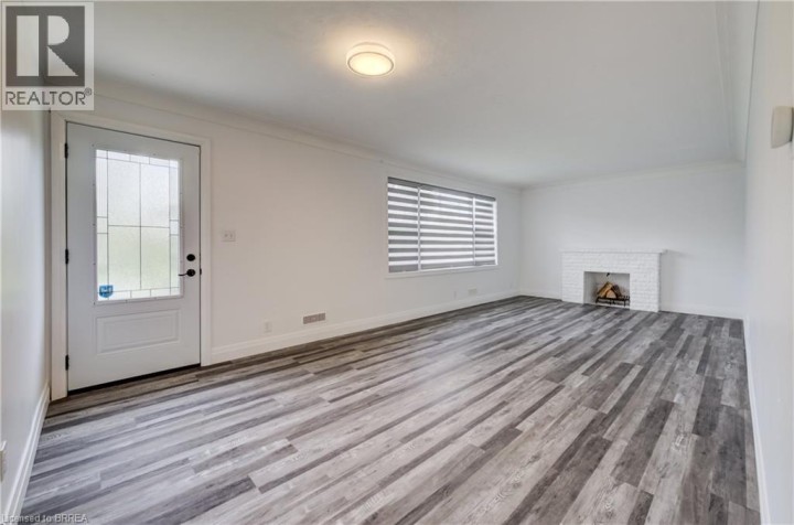 Photo 8 at 37 Glenwood Drive, Echo Place, Brantford