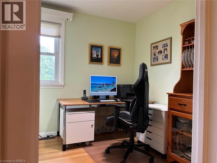 Photo 11 at 38 Slater Street, Holmedale, Brantford