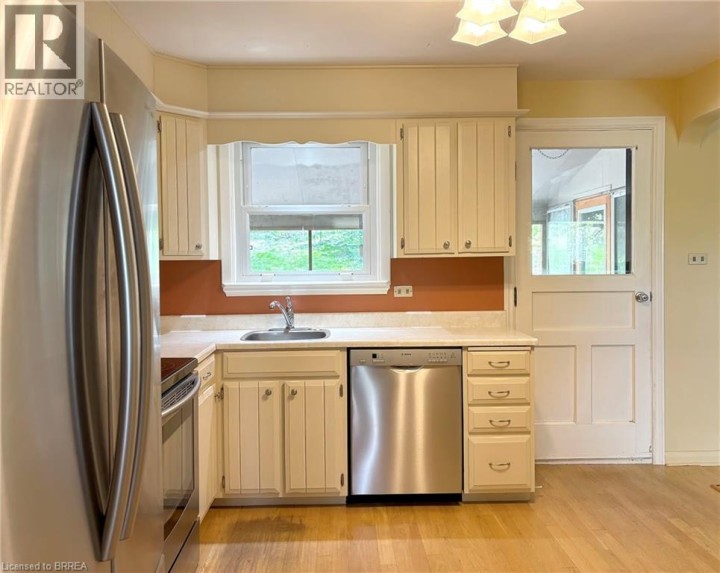 Photo 8 at 38 Slater Street, Holmedale, Brantford