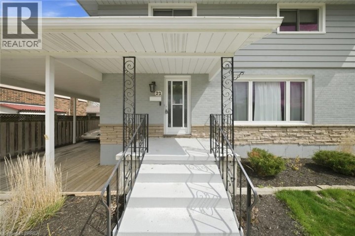 Photo 11 at 22 Paris Road, Henderson, Brantford