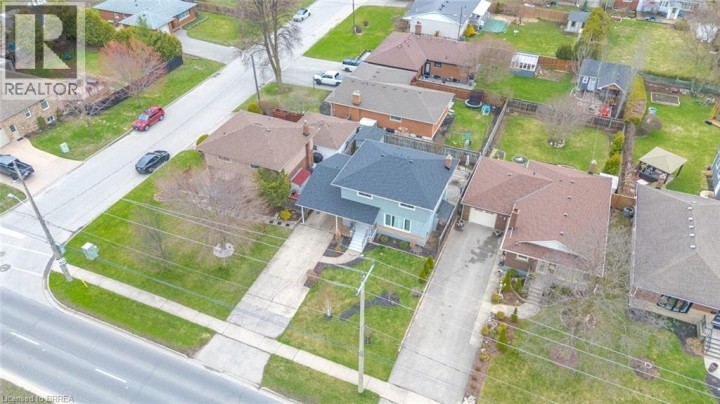Photo 4 at 22 Paris Road, Henderson, Brantford