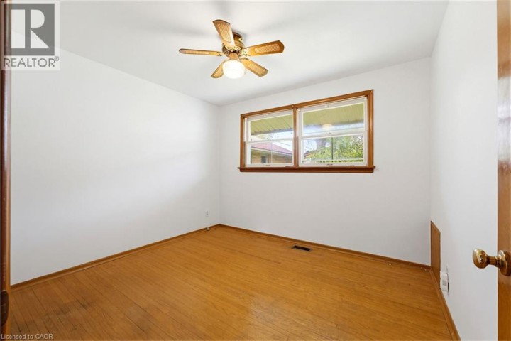Photo 11 at 594 Krug Street, Heritage Park / Rosemount, Kitchener