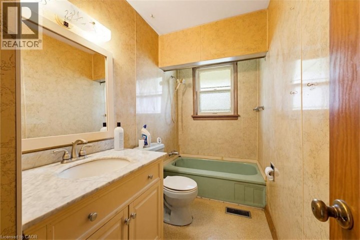 Photo 12 at 594 Krug Street, Heritage Park / Rosemount, Kitchener