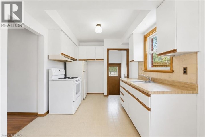 Photo 6 at 594 Krug Street, Heritage Park / Rosemount, Kitchener