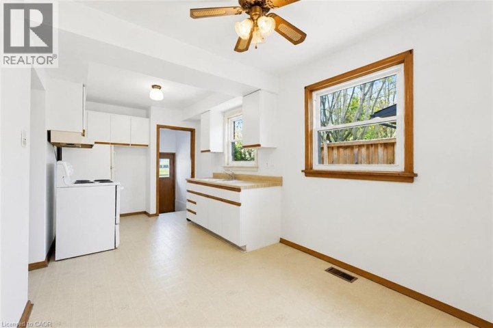 Photo 7 at 594 Krug Street, Heritage Park / Rosemount, Kitchener