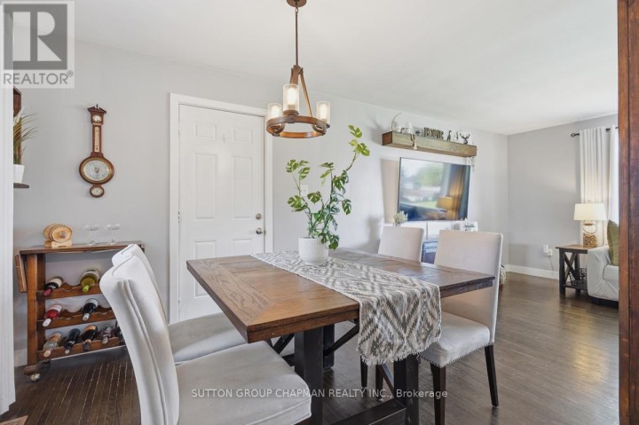 Photo 11 at 920 Alice Street, Woodstock - South, Woodstock