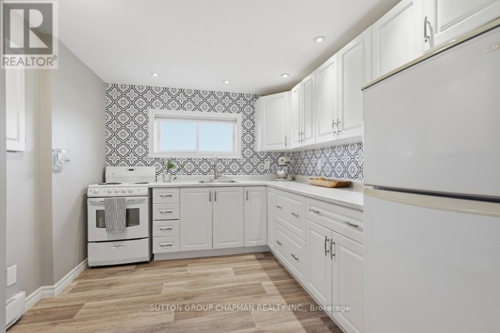 Photo 17 at 920 Alice Street, Woodstock - South, Woodstock