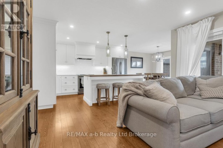 Photo 17 at 16 Nancy Court, Tillsonburg