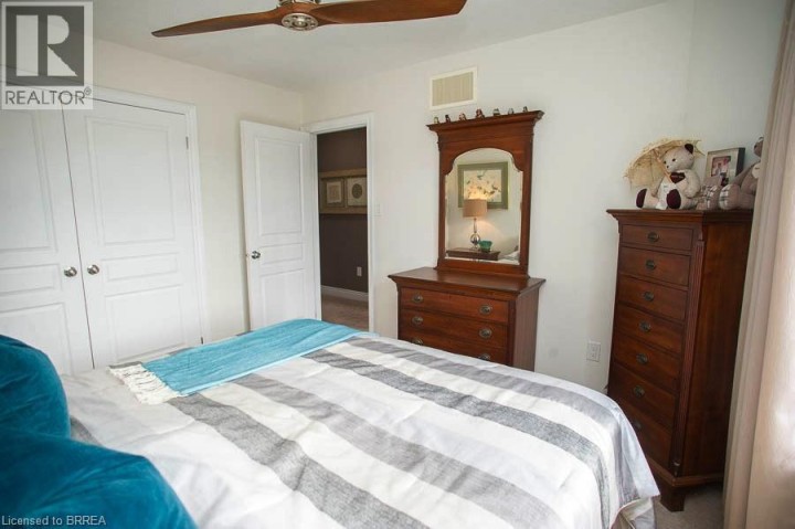 Photo 32 at 10 Bisset Avenue, Empire South, Brantford