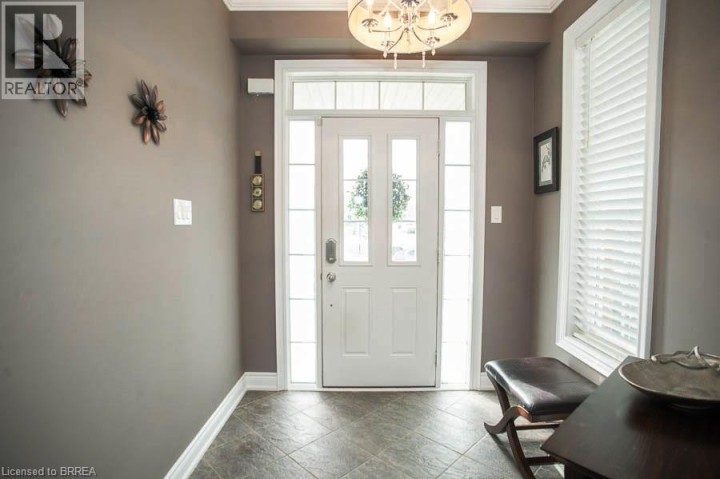 Photo 5 at 10 Bisset Avenue, Empire South, Brantford