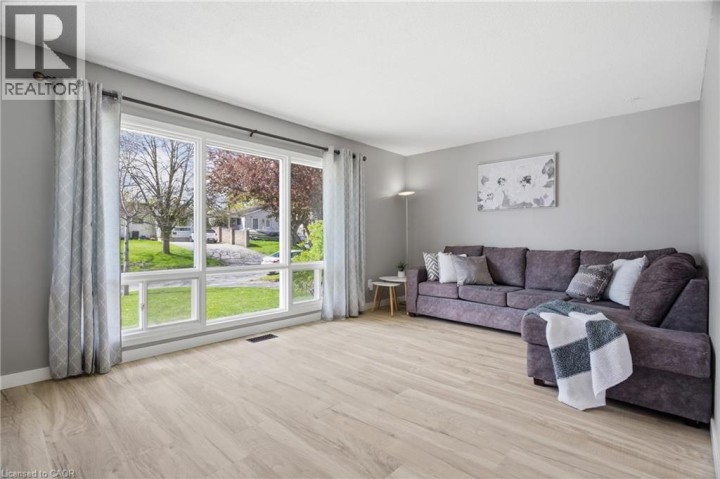 Photo 6 at 19 Greendale Crescent, Chicopee / Freeport, Kitchener