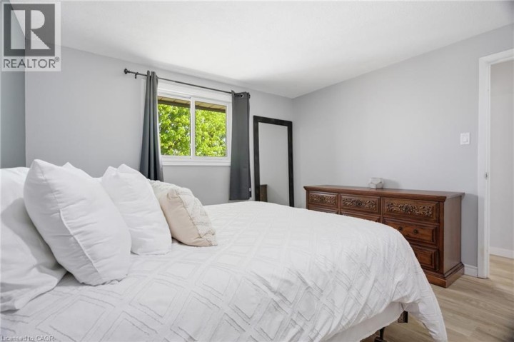 Photo 17 at 19 Greendale Crescent, Chicopee / Freeport, Kitchener