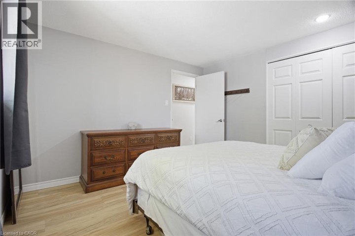 Photo 18 at 19 Greendale Crescent, Chicopee / Freeport, Kitchener