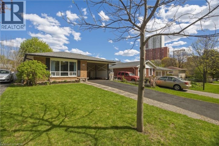 Photo 3 at 19 Greendale Crescent, Chicopee / Freeport, Kitchener